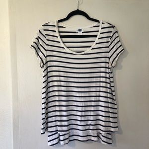 Old Navy Black and White Stripe Maternity/Nursing Tee